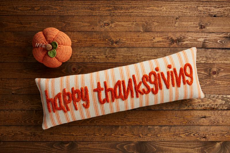 TUFTED TGIVING LONG PILLOW